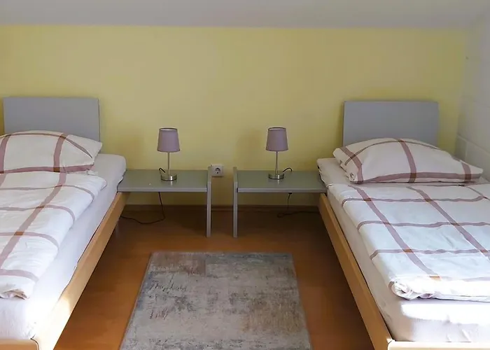 Mit Gartenblick קלן